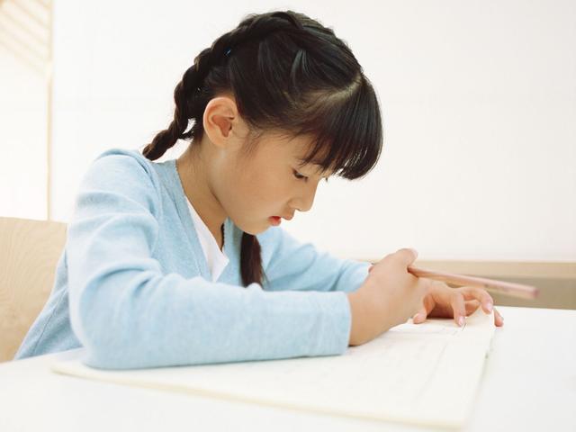 如何教会小孩识字