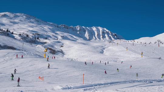 4k航拍冬季雪景宣传片快镜头_3840x2160_高清视频素材