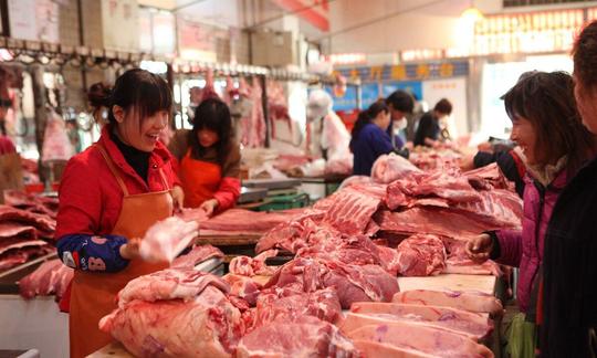 适合女性做的生意暴利(福建女人靠卖猪肉半年狂赚40万)