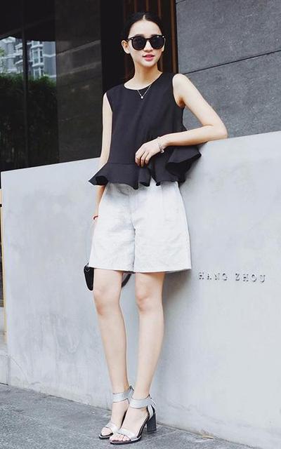 新生宝宝怎么穿衣服视频