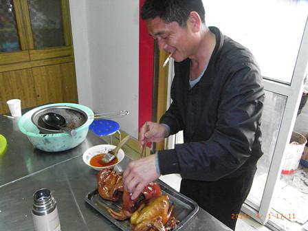 他们在我校学习后在家做生意很好,王先生得到朋友的介绍连夜来到我校