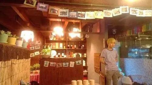 她家是将农村进行到底的烧烤店!