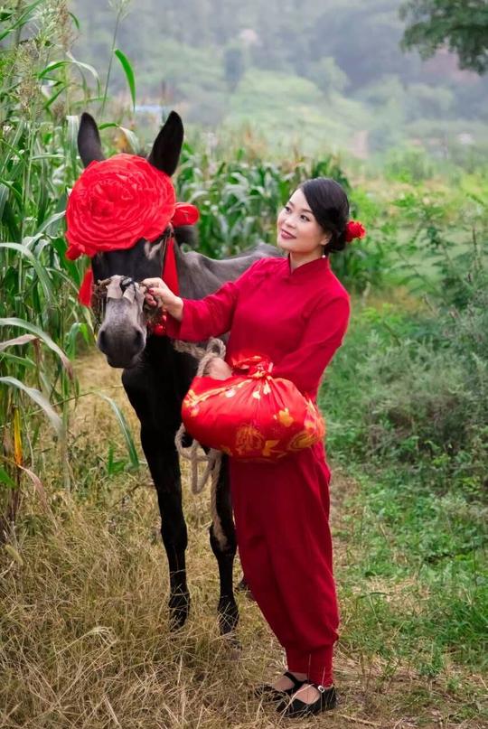 红高粱九儿舞蹈农民装喜儿李铁梅话剧媒婆伴娘女广场舞台演出服装