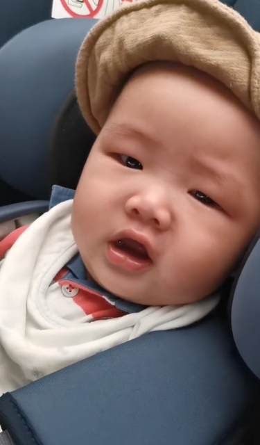 怎么让孩子瞬间就不哭了