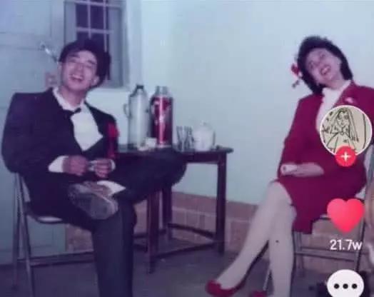 抖音惊现:70年代夫妇结婚照,新郎太像邓伦,网友:恋爱了!