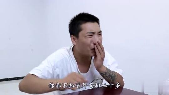 小伙找医生拔牙，没想医生问小伙拔牙是想交钱还是免费，太搞笑了