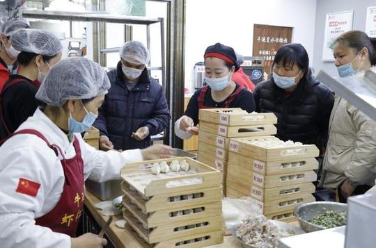 水饺店创业故事:没有人会真的一事无成，努力总会成功