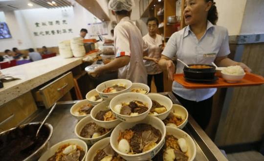 倒闭了180家,特别是一些专做外卖生意的商家,几乎无一幸免,要想挣到钱