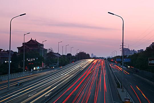 城市夜景车流_图片大全—全景创意图库（quanjing.com）中国领先的正版图片视频素材网站