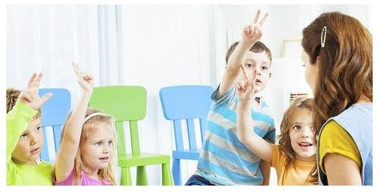 幼儿园儿子回家非要西瓜吃，知道原因后，我愤怒找老师理论