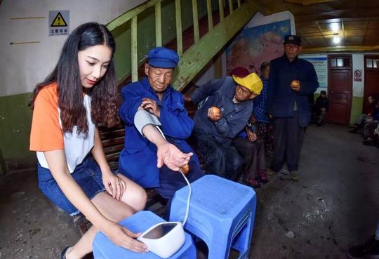 超有爱的10幅手绘!美女大学生当村淘小二,回乡创业成网红