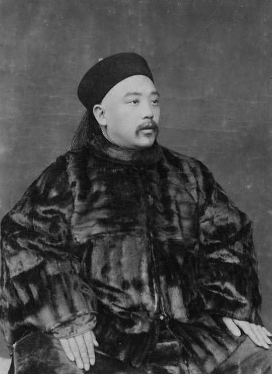 为什么说慈禧一天没去世，借给袁世凯几个胆子他都不谋朝篡位?