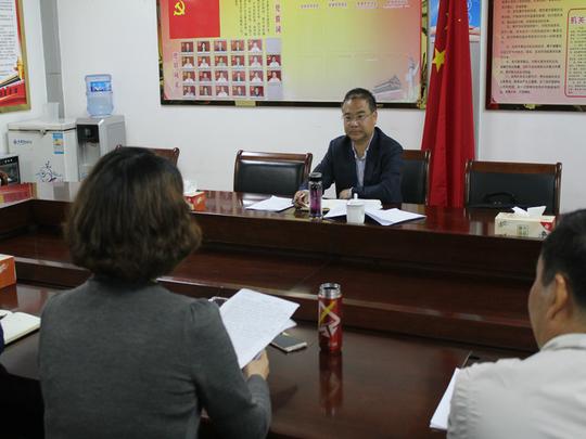 县委常委统战部长何文全调研残疾人工作1.jpg