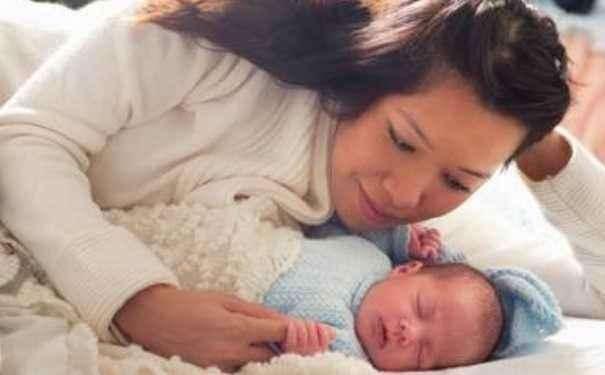 产后妈妈奶水少怎么办