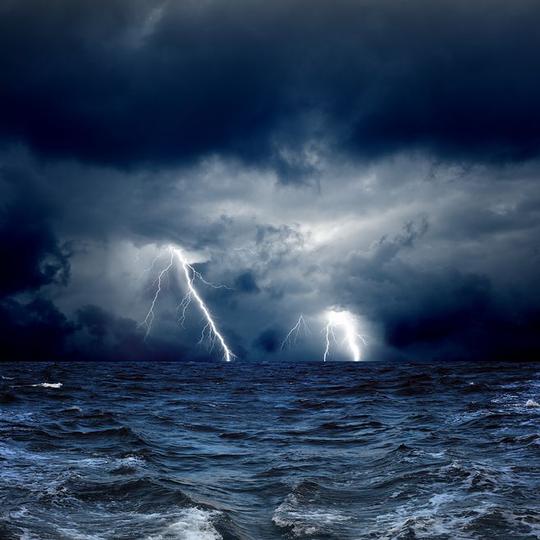 大海中暴风雨和闪电47501_闪电与光电_其它类_图库壁纸_联盟素材