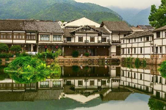旅游正文南陈村温泉项目是2012年温州市温商回归工程,在内蒙古创业