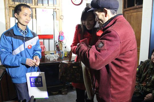 膝下唯一的女儿任艳下班路上意外遭遇车祸,肇事司机当场逃逸,在送