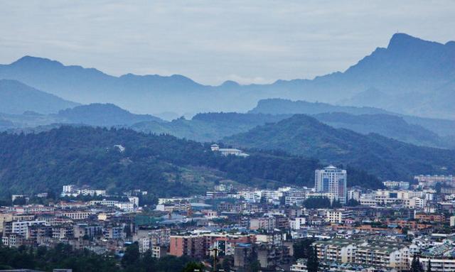 雨城</strong>雅安风光之一