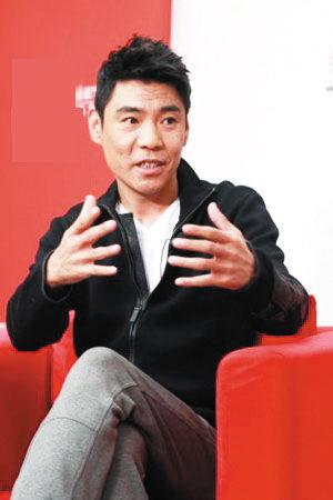 屠洪刚:有段时间在做生意,当时一些艺人朋友转行做生意,我也想,要不先