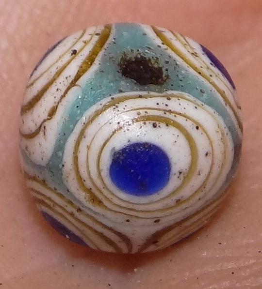 最近收藏:一颗2400年左右西亚古蜻蜓眼琉璃珠
