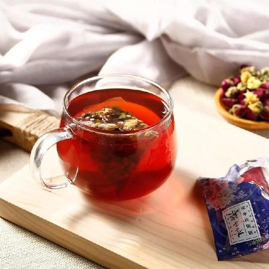 05李子柒逍遥草本茶/选取九味原材,手工制作而成/这是一款一年