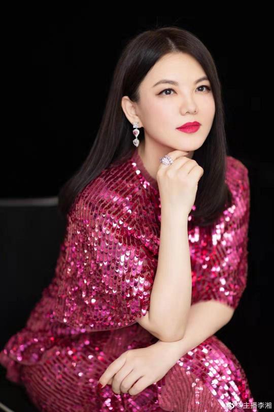 下一个王诗龄?网曝李小璐模仿李湘，想把甜馨培养成上流社会名媛