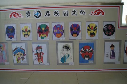 构思与完美使得作品相得益彰,惟妙惟肖,培养了低年级学生细心,专心