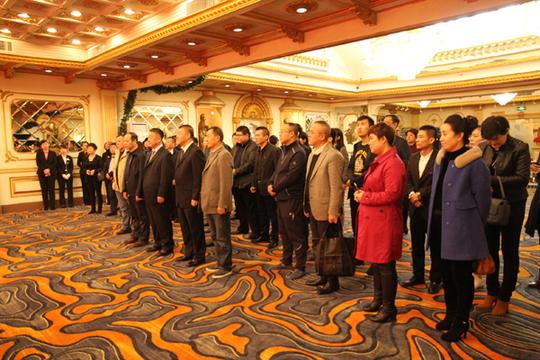 坚持真理,不畏强权,为民族独立,自由,解放和新中国成立英勇奋斗的革命