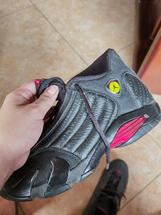 aj14最后一投，43码，绝对正品（这冷门鞋应该也没人造假）