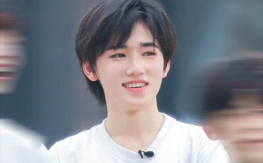 #宋亚轩今晚的做梦素材有了#时代少年团