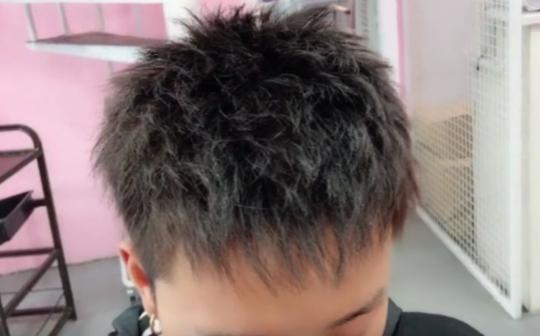 【男生发型】立体短碎盖360度拍摄效果视频，喜欢的收藏让你的托尼老师帮你也换个发型