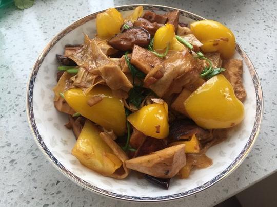1人做过这道菜收藏快手菜,吸取了青椒炒豆皮和香菇炒青椒