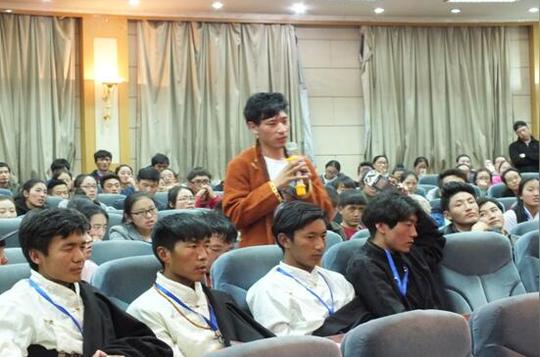 3月18日晚,生命与地理科学学院举办了少数民族大学生创新创业政策
