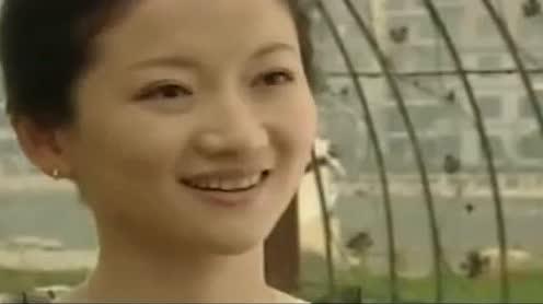 老总是个钻石单身汉，美女直夸声音好听，这时又一美女来了!
