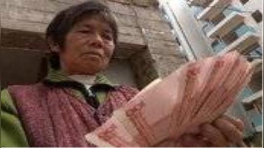 揭秘骗人招数鞍山工商局向老年人揭露不良商家惯用忽悠手段