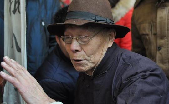 戴飞创业笔记:一个五十岁老头每天赚3000以上