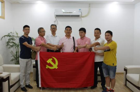 走进中业照明破解创业园区非公经济党建难题