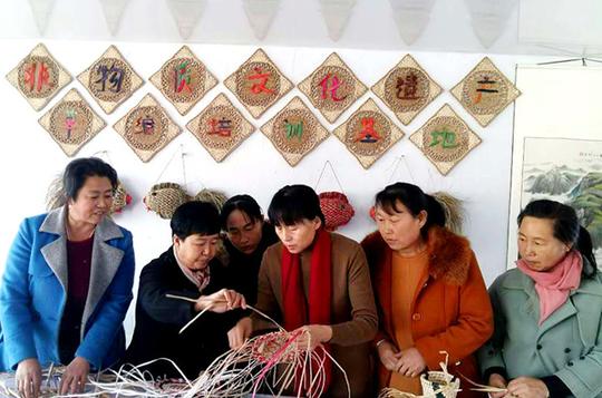 巧姐引领创业路草编织出好文章