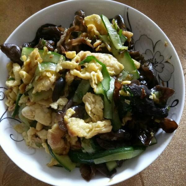 辣椒木耳炒肉的做法