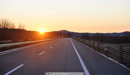 公路高速路国道日出朝阳一级路交通运输摄影生活素材