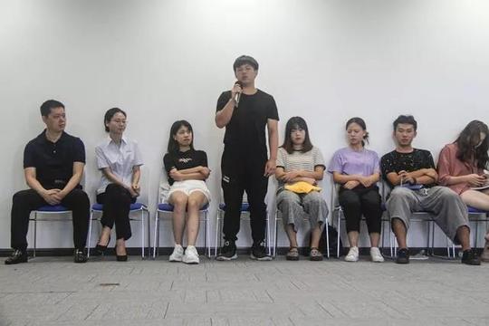 乔戈里冰川实业有限公司ceo,大学生创业导师李懿恒博士逐一