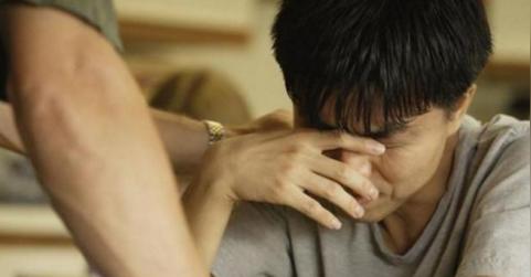 男子生意破产，姐姐借了30万，4年后姐姐结婚，得知真相后哭了
