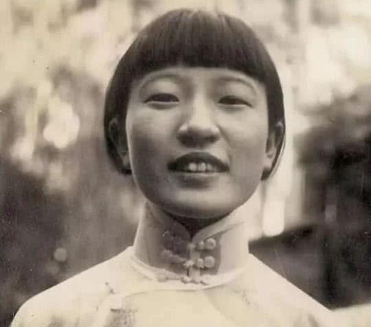 清朝最后一位格格,销声匿迹活到95岁,临死前揭露一段