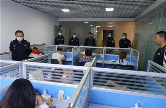 荐股微信群竟是骗局，仙桃警方端掉诈骗窝点12人刑拘