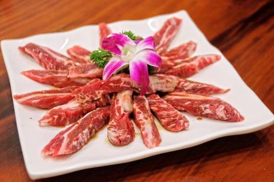 七夕,在江阴万达金街生意兴旺的这家店,7.7折的优惠也