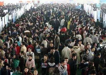 大学生创业摆地摊？不丢人！但丢人！！