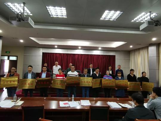 王秀珍,钟缘晶,钟翔,廖鹏帅,吴晓晶等5名创新创业"种子"做典型发言