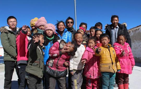 高山草原全家福:在照片里我们都不会老去都有灿烂人生
