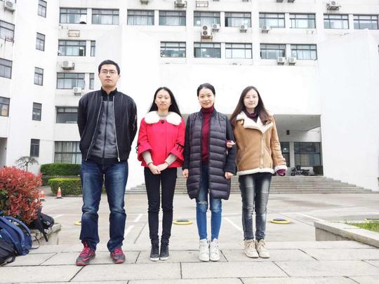 >团队展示团队名称:小浣熊指导教师:秦军学校:南京邮电大学电子