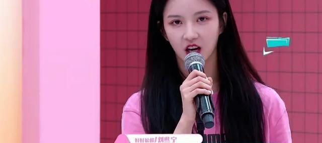 我喜欢就这样跟着你是什么歌